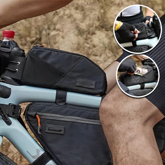 cycliste sur velo avec plusieurs sac velo noirs attacher au cadre