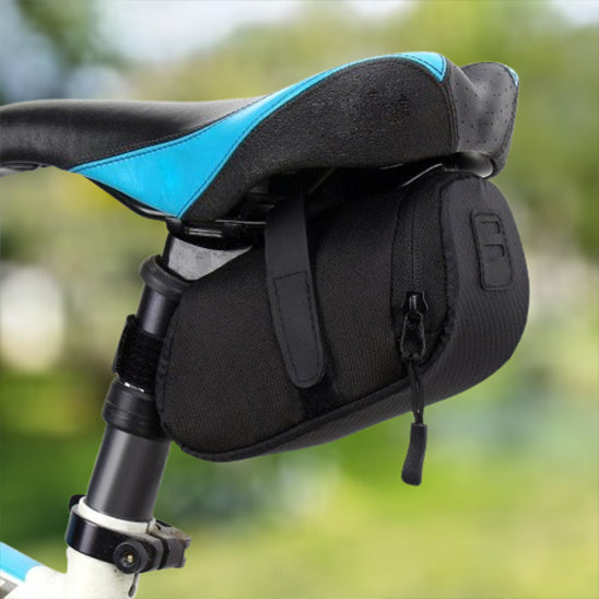 sacoche de selle discrete sous selle bleue noire