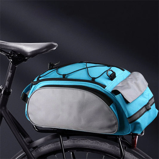 sacoche porte bagage velo bleu sur porte bagage arriere