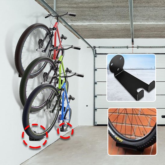 trois velos superposer mur garage horizontalement retenus par support mural velo a trois points d appuis