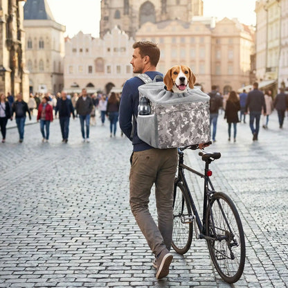 cyclotouriste marcheur avec petit chien jack russel dans panier pour velo chien transformable sac a dos