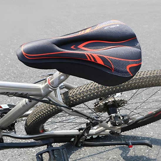 Housse de selle avec fente centrale