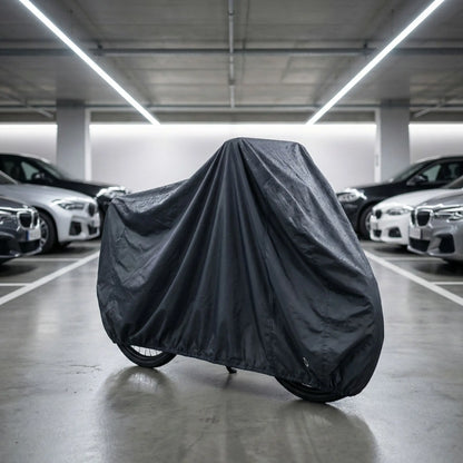 housse pour vélo noir sur vélo ou moto dans garage publique intérieur