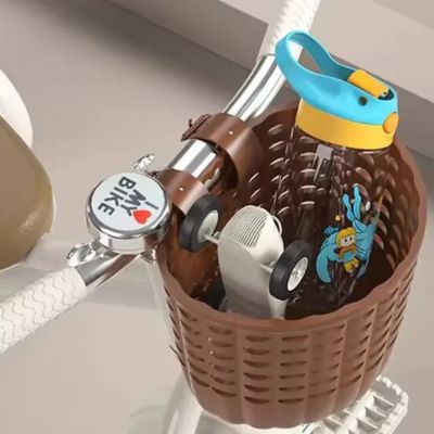 objet jouet dans panier a velo brun pour tout petits microkid