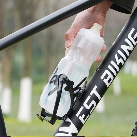 Porte bidon velo noir sur cadre