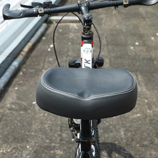 Selle de velo large noire