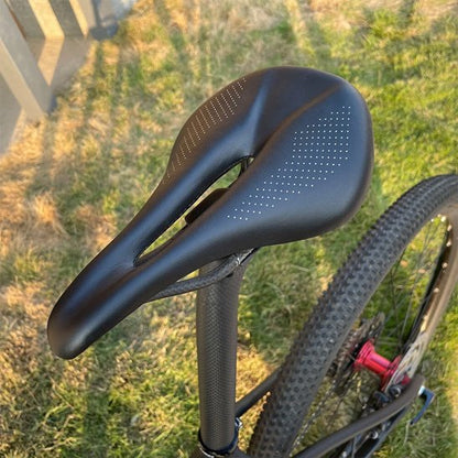 Selle velo étroite noire