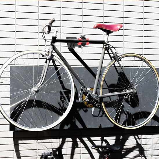 velo_supperposes_installer_horizontalement_mur_exterieur_au_soleil_avec_support_velo_mural